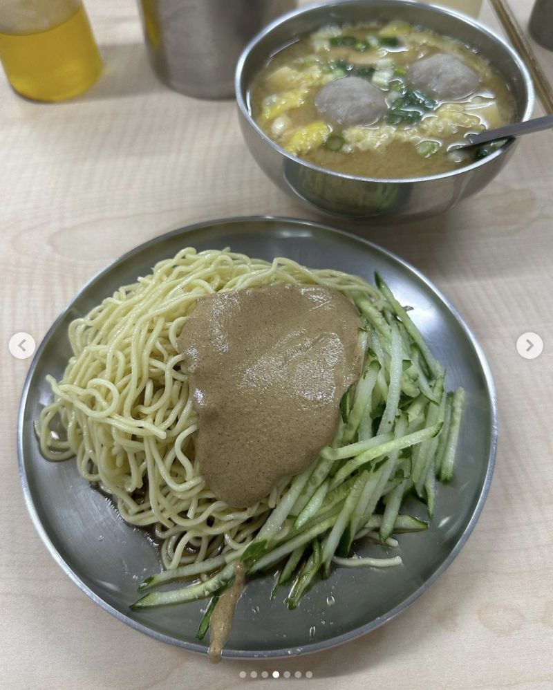 ▲▼徐濠縈PO多張台灣美食，包含涼麵、肉鬆蛋餅、火腿吐司等。（圖／翻攝自徐濠縈IG）