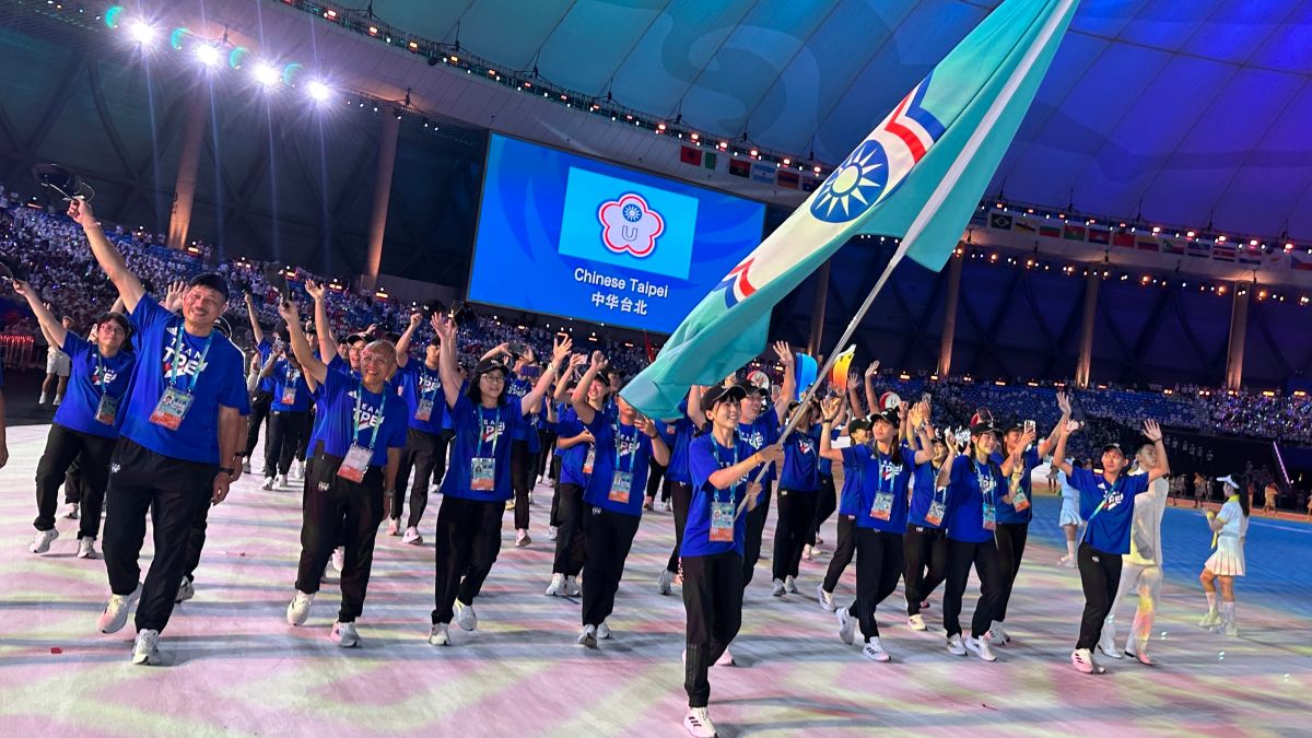 ▲我國成都世大運代表團由掌旗官廖苡任引領開幕進場。大專體總提供