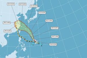卡努將跨中颱！最新路徑觸及「台灣北部海面」　雨勢最猛時機出爐
