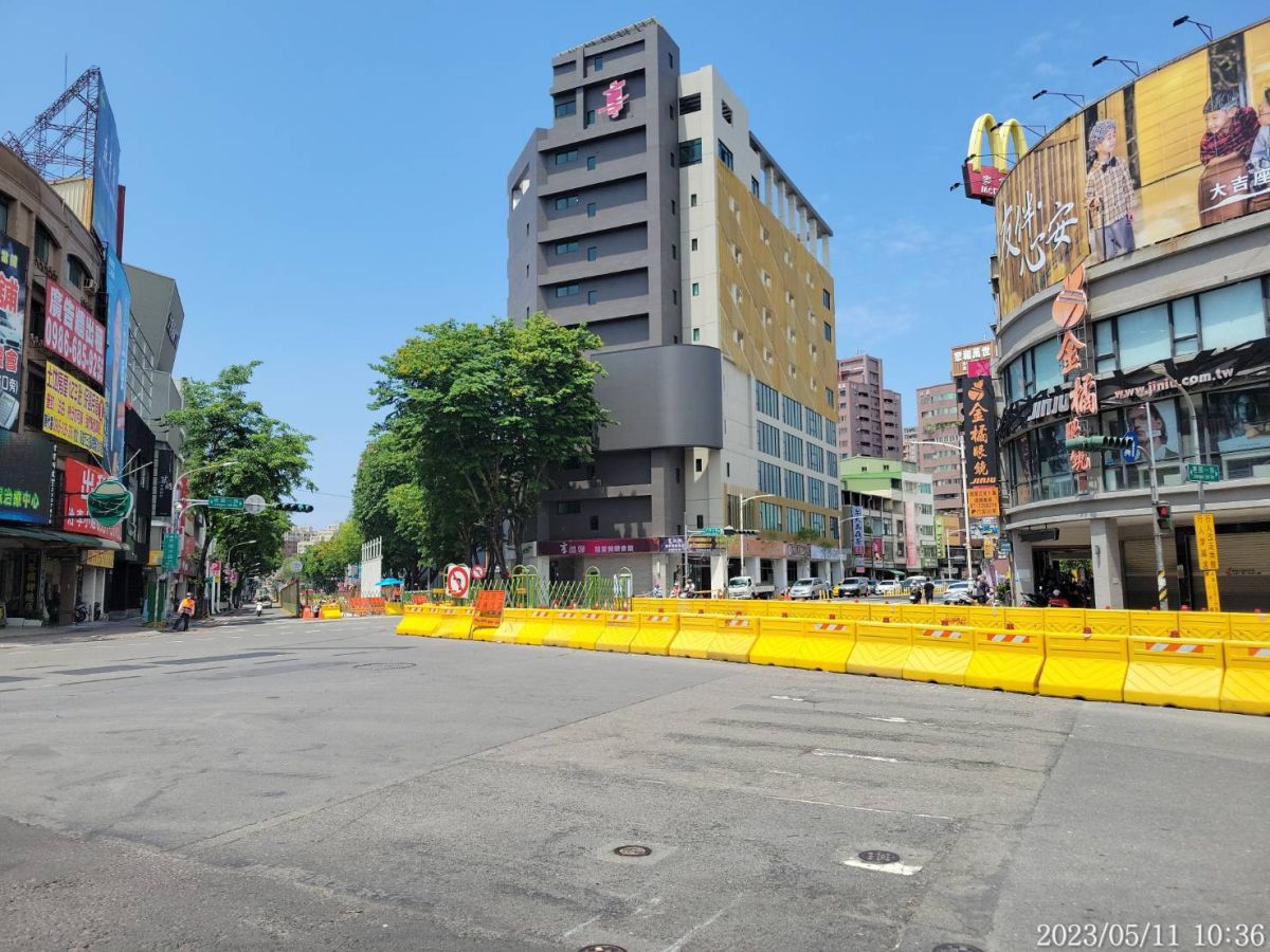 ▲高雄輕軌建國與大順路口自7月29日起至9月7日止計45天交維施工。（圖／高市府捷運局提供）