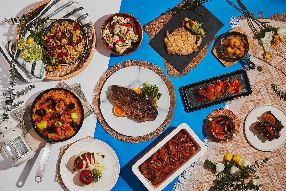 ▲父親節各家飯店搶商機，台北新板希爾頓酒店「悅市集全日餐廳」推出8月1日至8月8日，四人同行、爸爸免費吃到飽，另外，亮出身分證對中兩碼有85折。（圖／台北新板希爾頓酒店提供）