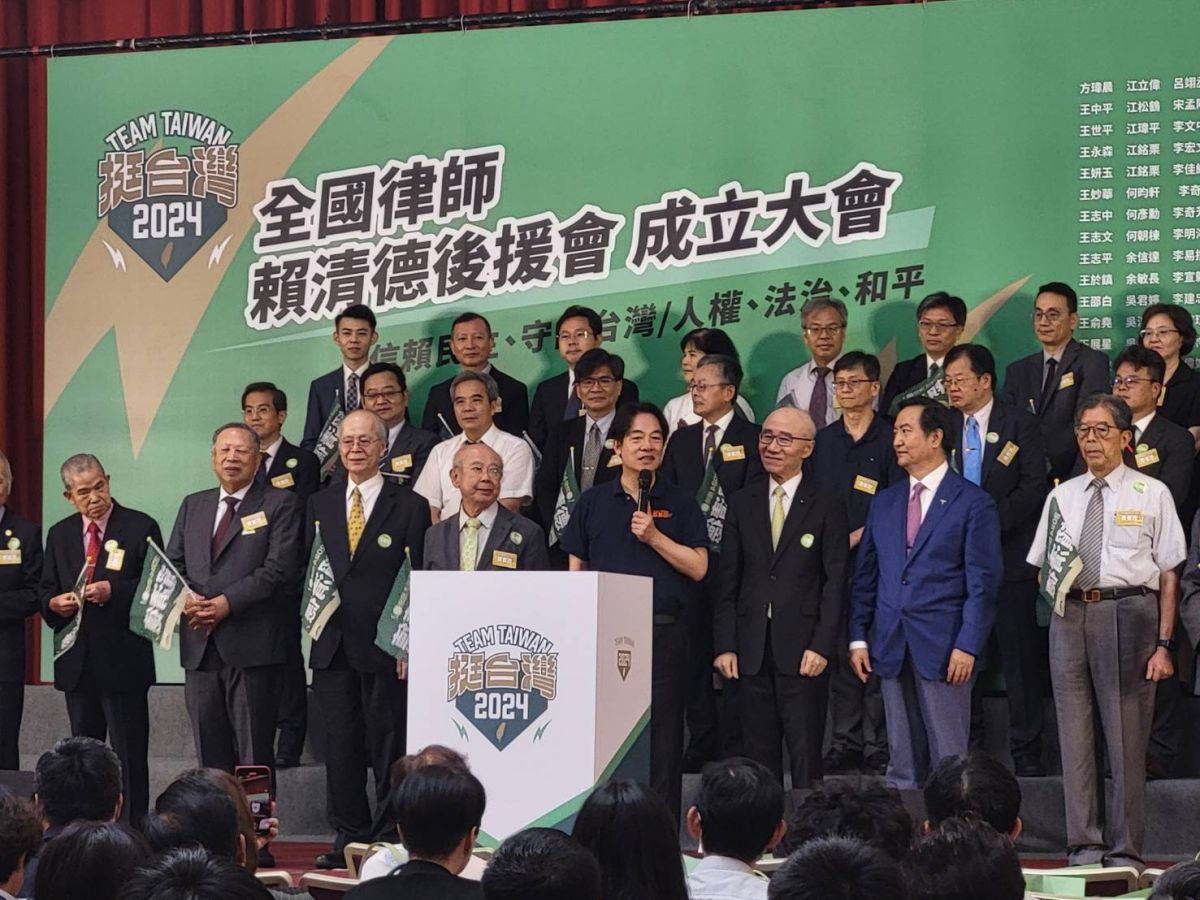 ▲全國律師信賴台灣後援會，詹順貴、魏千峰到場力挺。（圖／陳佩君攝，2023.07.29）