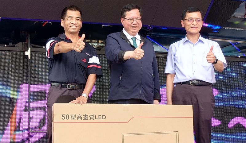 ▲鄭文燦出席「全國商圈嘉年華會」活動,強調中央必須提昇每個地方的生活水準。(圖/記者顏幸如攝,2023.07.29)