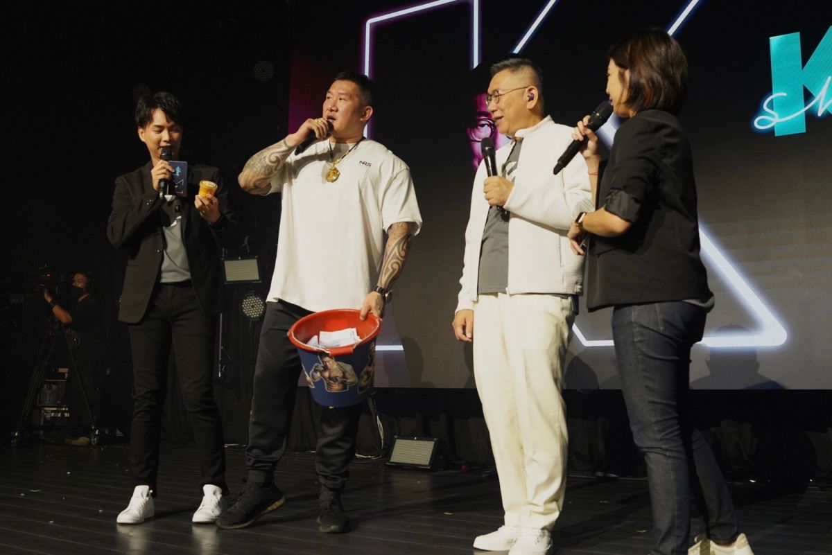 ▲柯文哲演唱會邀請「館長」陳之漢擔任嘉賓。（圖／民眾黨提供）