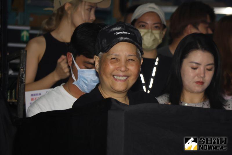 ▲羅媽媽特別到現場觀賞演唱會。(圖/記者陳明中攝)