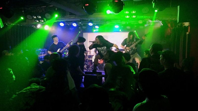 ▲黑袍樂隊（Jubah Hitam）是一支由6名在台灣的印尼移工所組成的重金屬樂團，也是史上第一支登上大港舞台的移工樂團。（圖／記者康仲誠攝，2023.05.20）