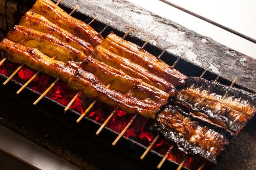 ▲日本江戶時代開始，習慣在夏季「土用丑日」吃鰻魚飯消暑補元氣，而2023年的「土用丑日」正是今天7月30日。到底由來是什麼？為什麼一定要吃鰻魚飯呢？（圖／大江戶町鰻屋提供）