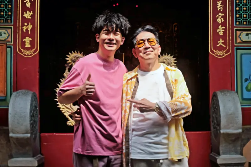 ▲胡瑋杰（左）、高捷（右）在新戲《你好，我是接體員》挑戰殯葬業與接體員題材。（圖／草舍文化提供）