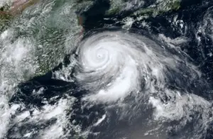 卡努颱風有點兇！暴風圈明中午觸陸　「北北基宜」恐全進陸警範圍
