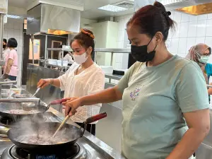 竹市首辦外籍看護烹飪班　助提升職能融入台灣社會
