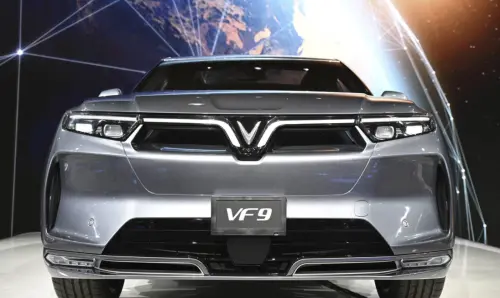 ▲在紐約賈維茨中心（Javits Center）舉行的2022年紐約國際車展期間展示的VinFast VF9。（圖／美聯社／達志影像）