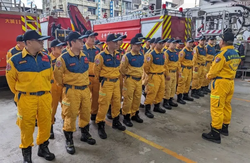 ▲台中市消防局特搜大隊20人與2隻搜救犬加入搜救行列。（圖／台中市政府提供，2023.08.06）