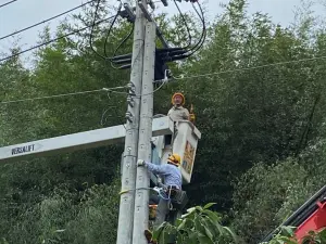 南投仁愛鄉暴雨1109戶仍停電　台電克服道路坍方、持續搶修復電
