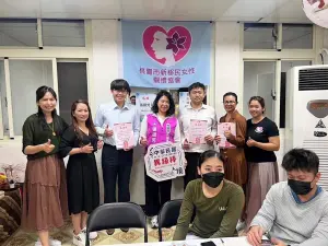 ▲桃園市議員張碩芳為桃園新住民提供駐點免費法律諮詢服務 （圖／桃園市新移民女性關懷協會提供）