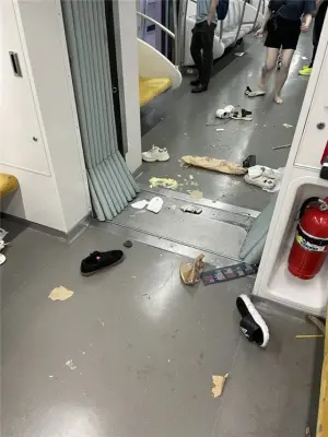 ▲韓國地鐵車廂發生暴動。（圖／翻攝網路）