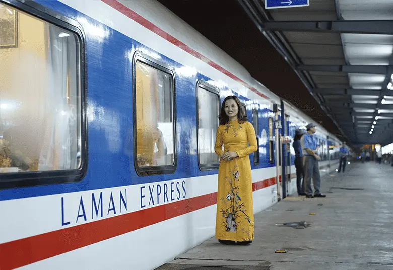 ▲越南和寮國從2003年開始正式商議跨國鐵路，然而過了二十年仍未動工。圖為越南火車。（圖／翻攝自越南鐵路官網）