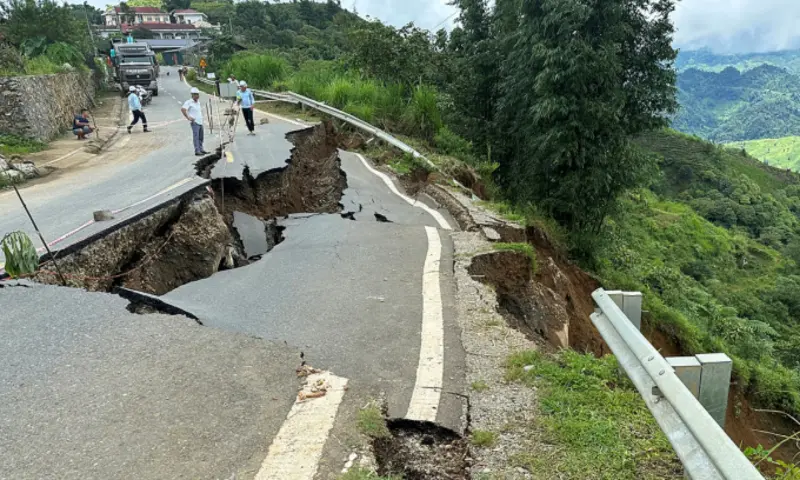 ▲暴洪和土石流已在越南北部奪去至少8人性命。（圖／翻攝自越南快報）