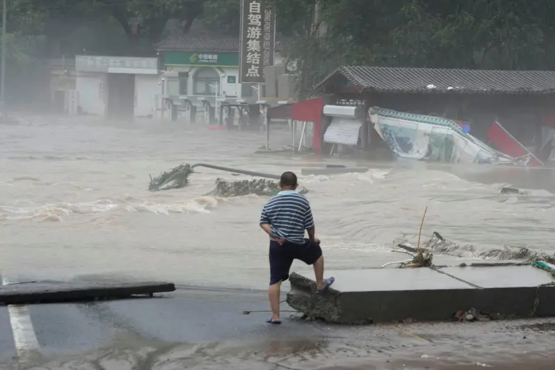 ▲中國京津冀地區近日接連暴雨，包含首都在內，很多地方都被淹慘。（圖／美聯社／達志影像）