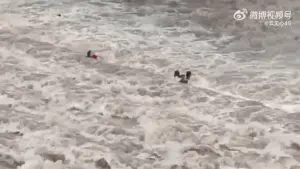 四川網紅景點「魚鱗壩」河水暴漲！多名遊客被水流沖走　7人遇難
