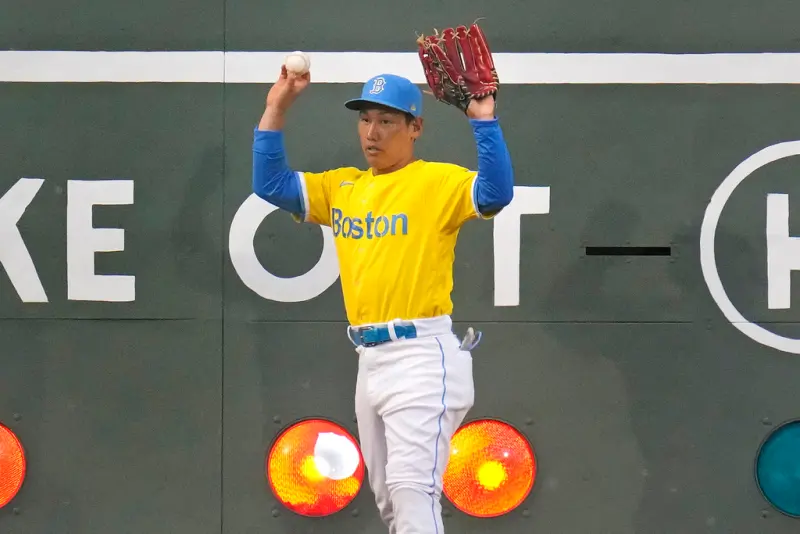 ▲紅襪日籍外野手吉田正尚被一顆消失的棒球嚇傻。（圖／美聯社／達志影像）