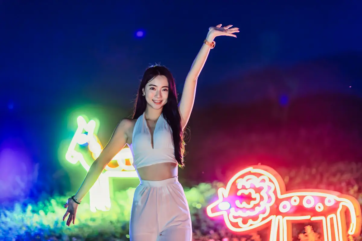 ▲北海潮與火透過藝術裝置燈光、夜景光環境營造，點亮北海岸的夜空。（圖 ／新北市政府綠美化環境景觀處提供）