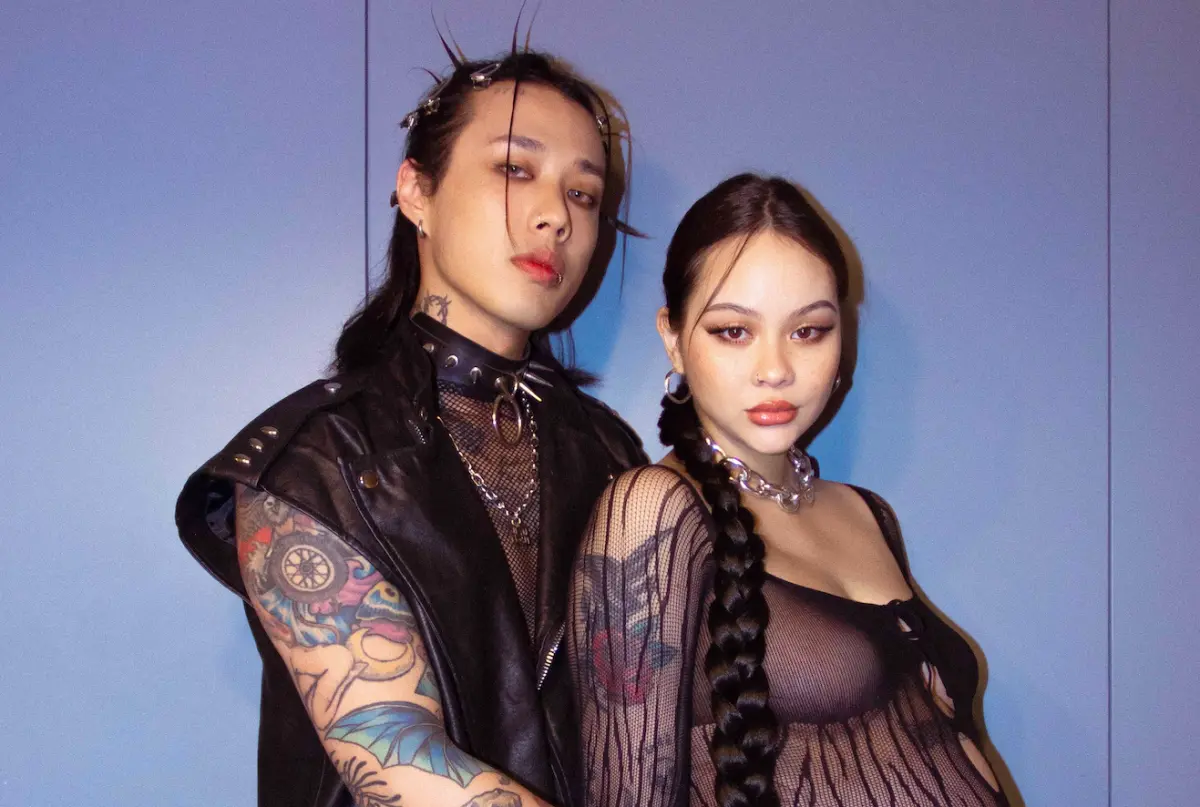 ▲安迪兒子Marz23（左）與女友Lea登記結婚，正式升格夫妻。（圖／寬宏藝術☓華納音樂提供）