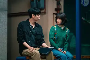 ▲韓志旼、李民基（左）飾演劇中是歡喜冤家。（圖／Netflix）