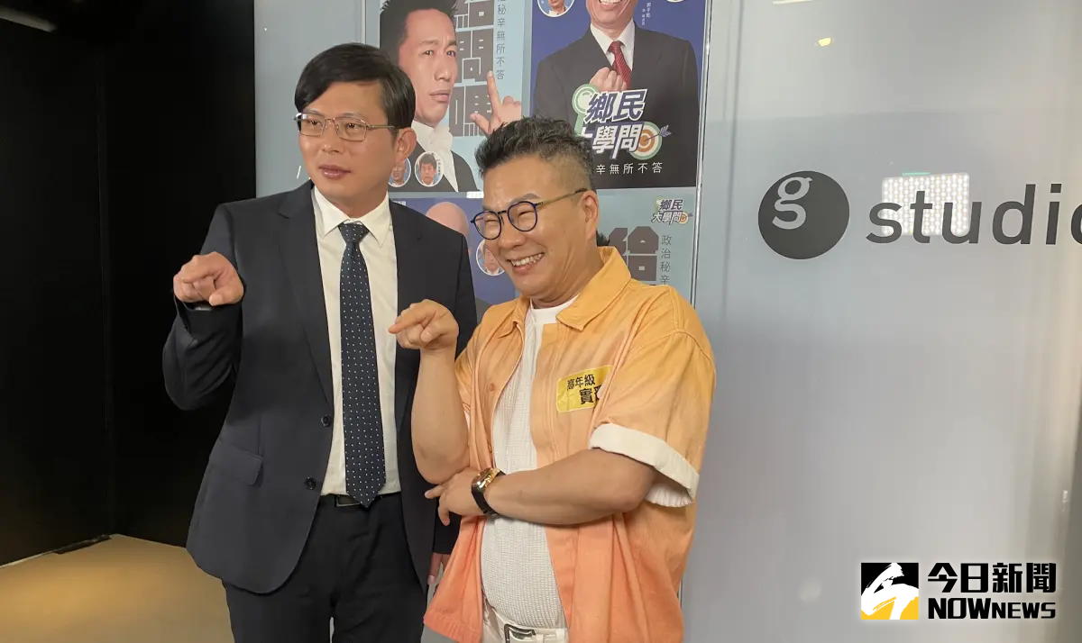 ▲前時代力量立委黃國昌（左），個資法獲判無罪確定（圖／記者潘千詩攝，2023.08.11）