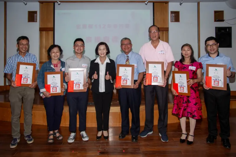 ▲宜蘭縣長林姿妙表揚112年全國及宜蘭縣孝行楷模。（圖 ／宜蘭縣政府提供）