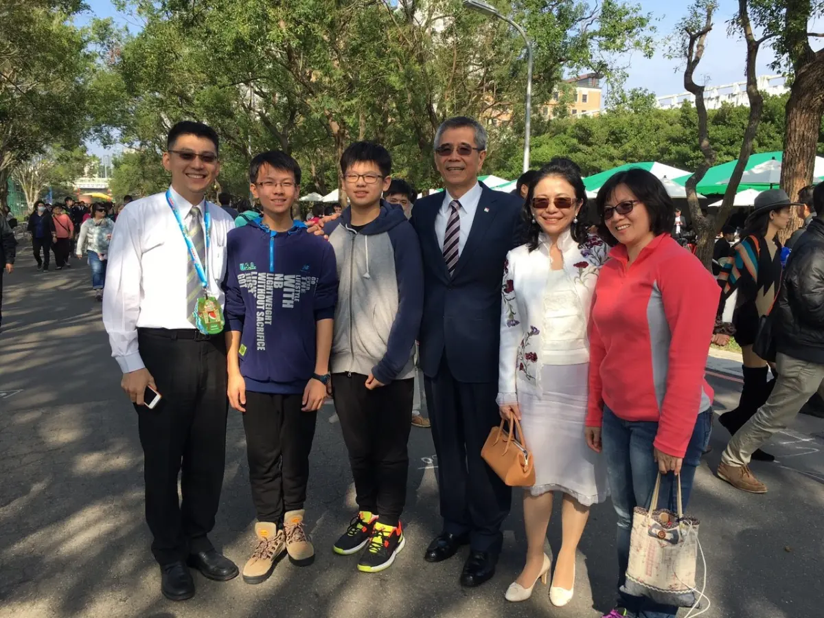 ▲信義房屋台南民生店長張榮(左一)以過來人身分見證公司福利與時俱進，勉勵同仁在信義安心成家。（圖／資料照片）