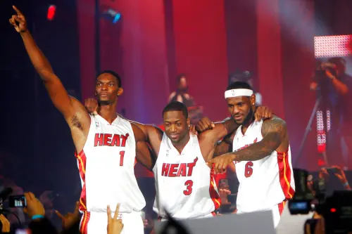 ▲Dwyane Wade、LeBron James、Chris Bosh曾合體組熱火三巨頭。（圖／美聯社／達志影像）