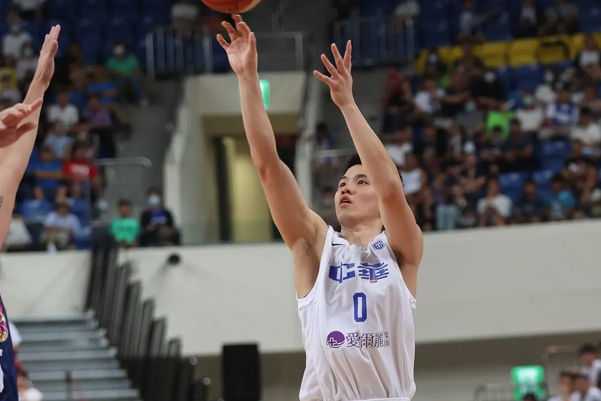 ▲林庭謙在中華藍隊中擔任主控，展現更沉穩的球風。（圖／籃協提供）