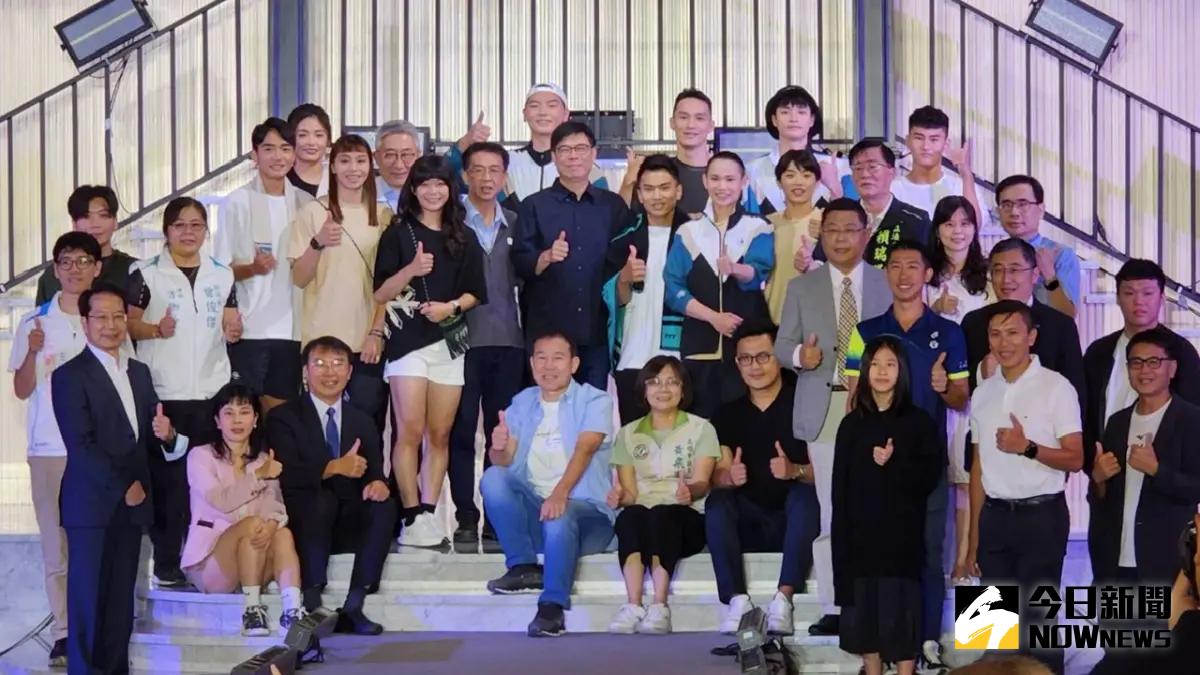 ▲高市府與球后戴資穎自創品牌TTY共同聯名，推出符合高雄城市意象運動商品，今(12)日舉辦預購商品發表會。（圖／記者陳美嘉攝，2023.08.12）