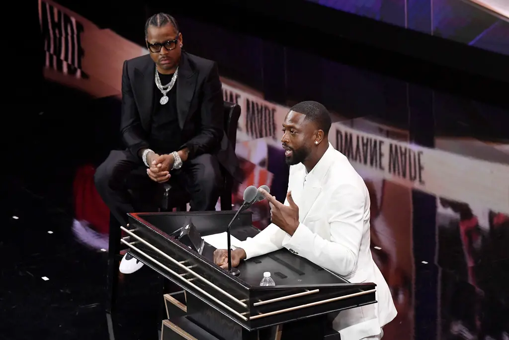 ▲Allen Iverson為熱火隊球星Dwyane Wade擔任引言人。（圖／美聯社／達志影像）