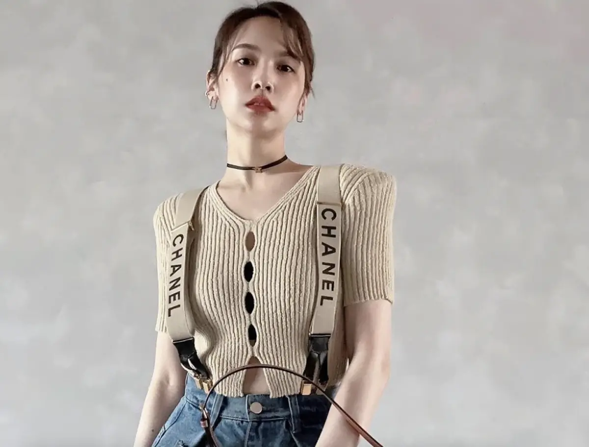 ▲楊丞琳曬出性感的穿搭照，卻被網友抓包「P圖痕跡」，對此，她也直接承認修圖，大方的態度被粉絲狂讚真性情。 （圖／翻攝自楊丞琳IG）