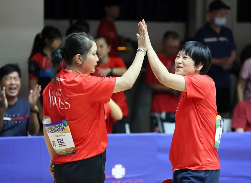 ▲2000雪梨奧運女雙搭檔崔秀里／游鳳芸，在冠軍賽的女雙奪勝。大會提供