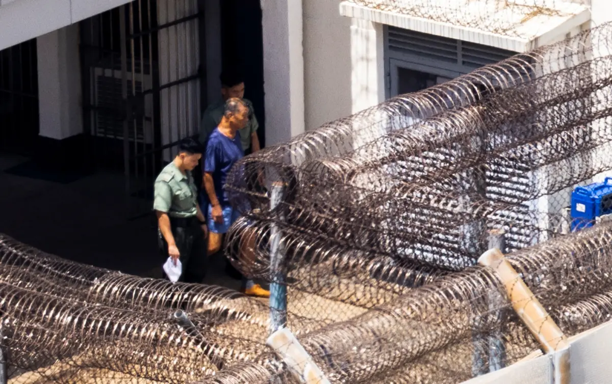 ▲有外媒13日獨家曝光黎智英近期於監獄中的身影，看上去消瘦了不少。（圖／美聯社／達志影像）