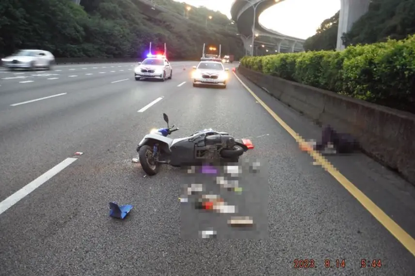▲81歲的黎姓老翁，騎乘機車疑似因不熟悉路況，騎上國道1號車道，並一路逆向往北至林口，擦撞2台自小客車受傷送醫。（圖／翻攝畫面）  
