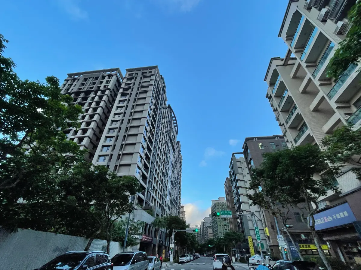 ▲北市2023上半年預售屋交易較去年同期衰退26%，而新北市則較去年增加18%，主因三重區在今年第二季爆出預售量能。（圖／台灣房屋提供）