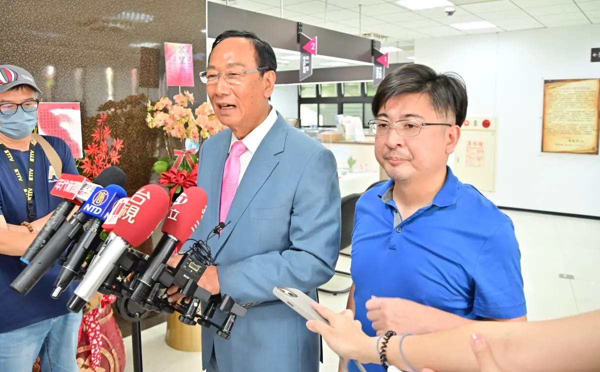 ▲鴻海集團創辦人郭台銘近期動作頻頻，9月2日將在彰化最後一場舉辦主流民意大聯盟，外傳郭台銘將會在彰化場宣布參選；「挺郭派」的彰化縣長謝典林坦言，待9月中旬總統連署格式定調，郭台銘也宣布要選，自己就會開始幫忙連署。（圖／記者顏幸如攝，2023.08.14）