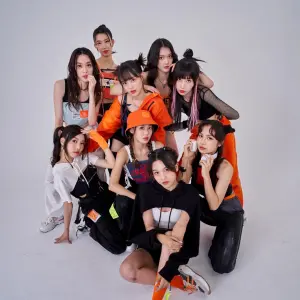 ▲日光之橙的總製作人克林希望9位少女透過《未來少女》找到自己的定位。前為鄭玉歆、第二排左起為Cherry、Ashlee、宥彤、第三排左起為Phoebe、Bonnie、麻由,最後一排左起為Xiyeon、閃閃。(圖/MUGEN提供) ▲日光之橙的總製作人克林希望9位少女透過《未來少女》找到自己的定位。前為鄭玉歆、第二排左起為Cherry、Ashlee、宥彤、第三排左起為Phoebe、Bonnie、麻由,最後一排左起為Xiyeon、閃閃。(圖/MUGEN提供)