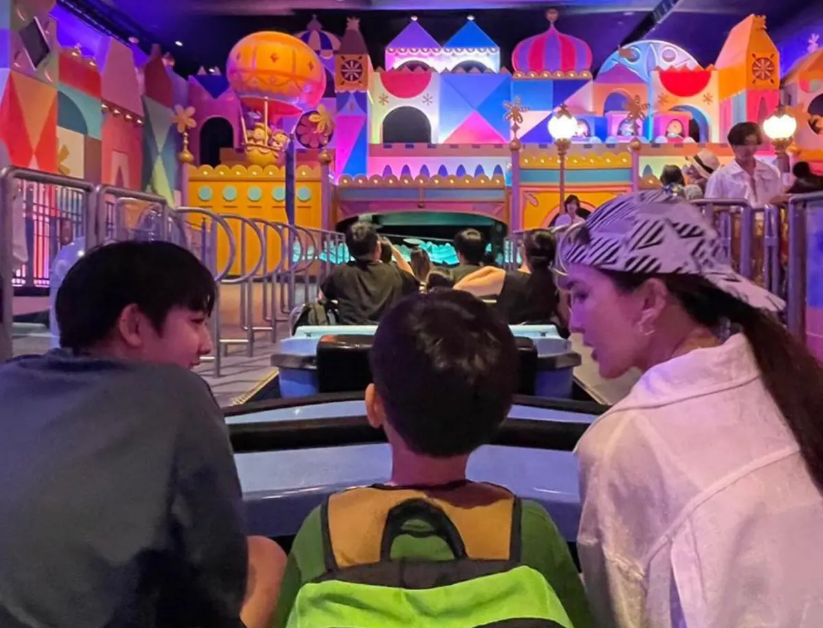 ▲陳若儀日前分享東京遊記，結果大兒子Kimi的側顏曝光，引起網友們一陣討論。（圖/陳若儀IG）