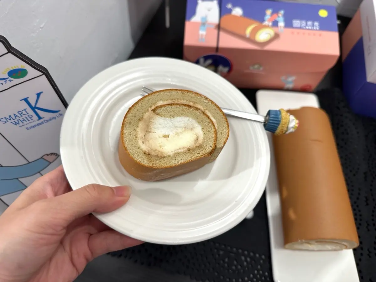 ▲亞尼克近期將連關6門市，讓與Gelovery的生乳捲戰爭浮出檯面。（圖／記者蕭涵云攝）