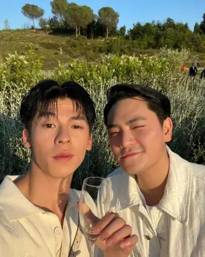 ▲張艾嘉兒子Oscar(右)與許光漢(左)私交甚篤。(圖/翻攝自Oscar Instagram) ▲張艾嘉兒子Oscar(右)與許光漢(左)私交甚篤。(圖/翻攝自Oscar Instagram)