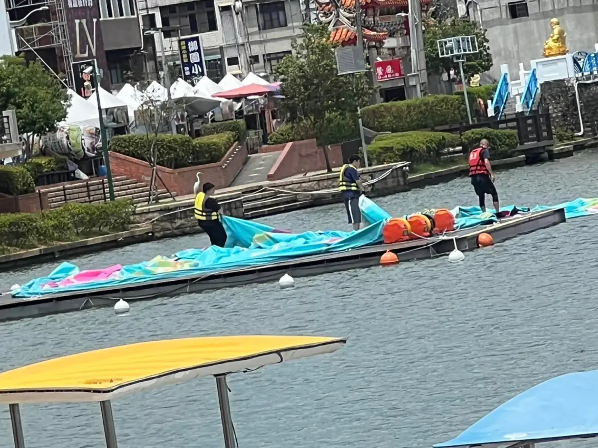 ▲議員徐玉樹也在臉書發文表示，Hello Kitty（凱蒂貓）在 六、日 經過數萬人次前來朝聖的階段性任務之後，今天老天爺決定讓他暫時休息。（圖／翻攝徐玉樹臉書）