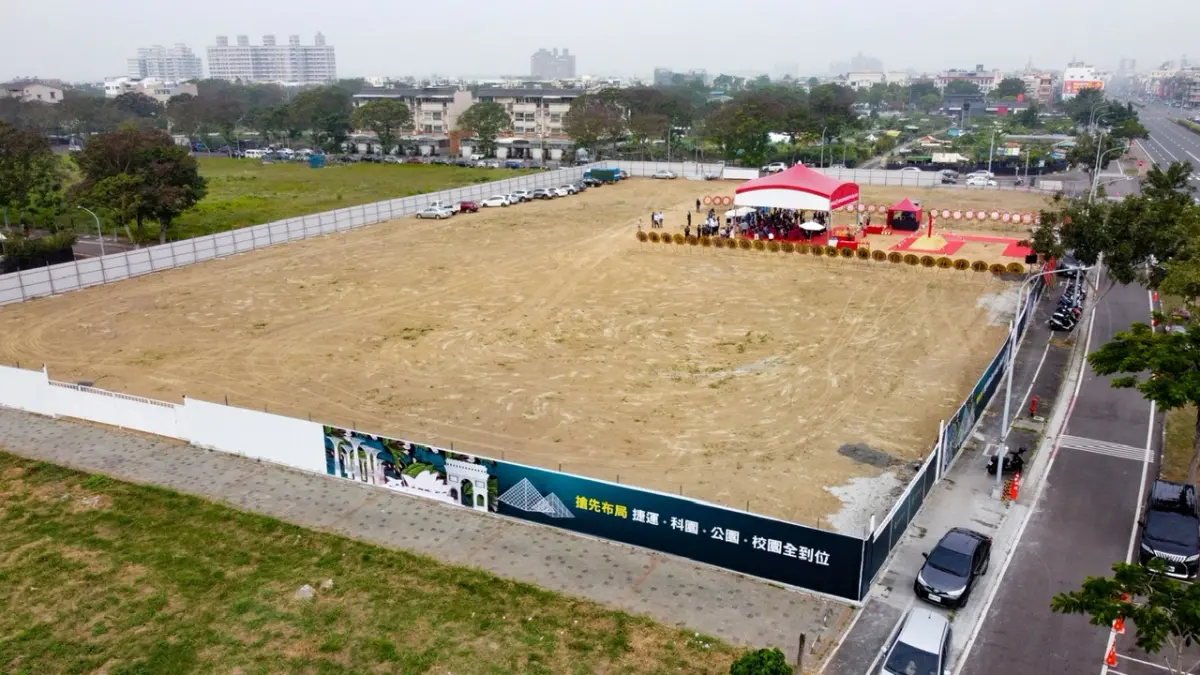 ▲「郡都橋科大極」基地位於高雄新市鎮正核心省道台1線成功南路與橋新五路口，坐擁捷運、科園、公園、校園等優勢。（圖／郡都建設提供）