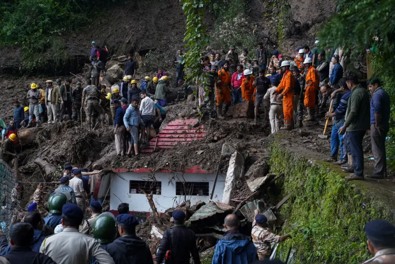 印度土石流沖垮神廟　9死20餘人被掩埋待救