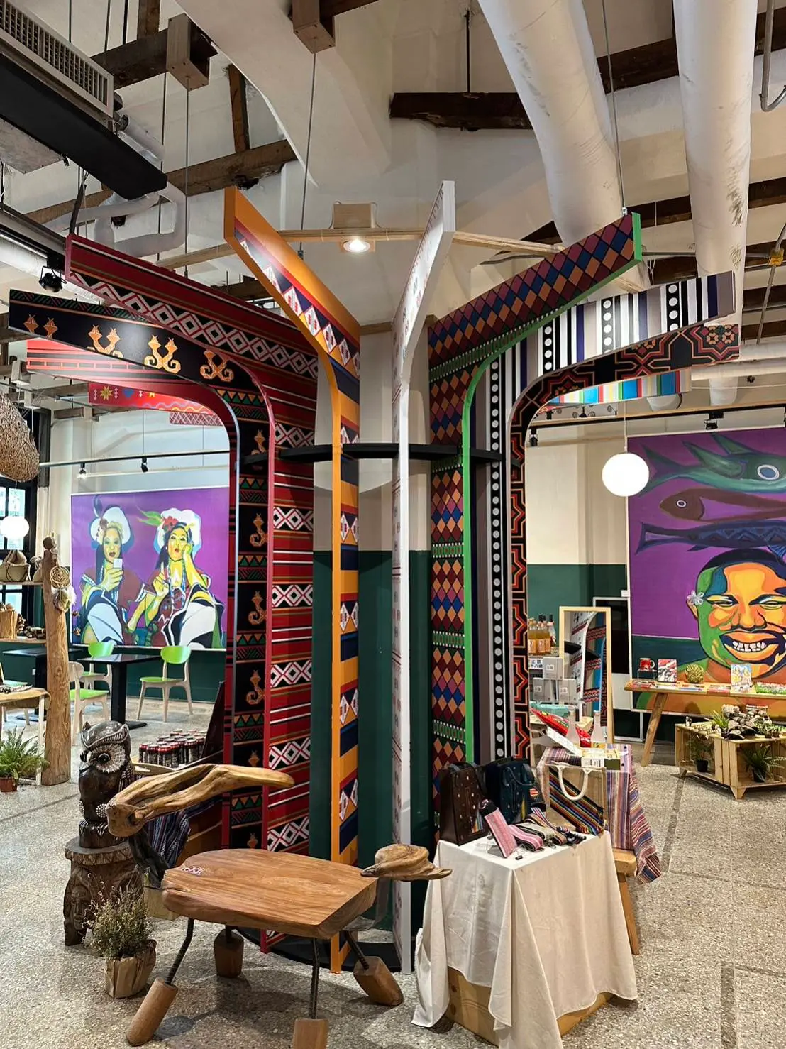 ▲「原樂好市─原民主題選品店」，搭配現場情境布置及園區氛圍營造，呈現各原民部落文化特色。（圖／主辦單位提供）