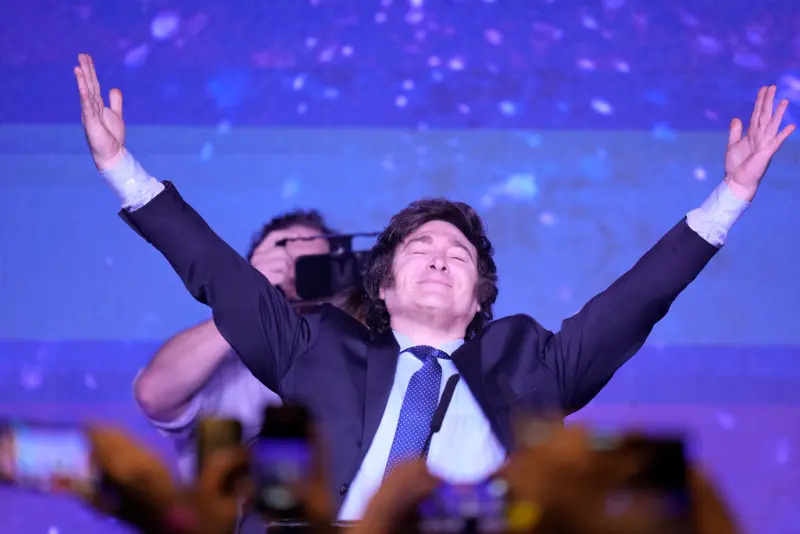 阿根廷總統初選　極右翼議員米雷伊領先