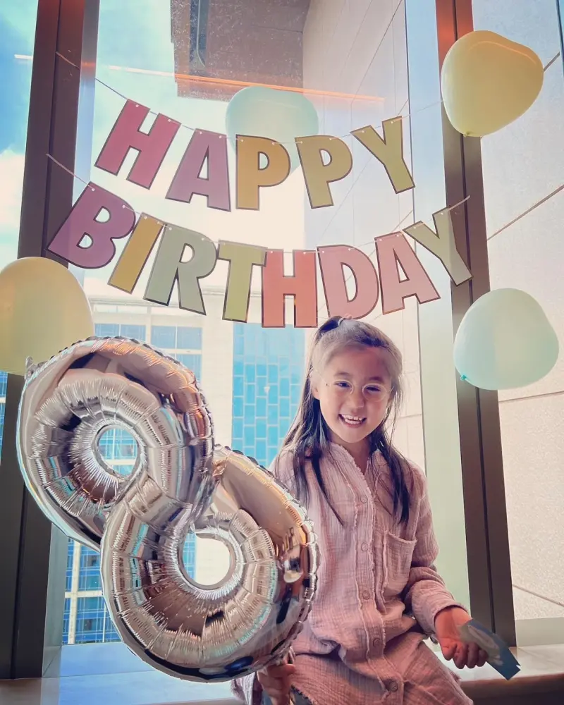 ▲賈靜雯女兒咘咘8歲了。（圖／翻攝賈靜雯臉書）